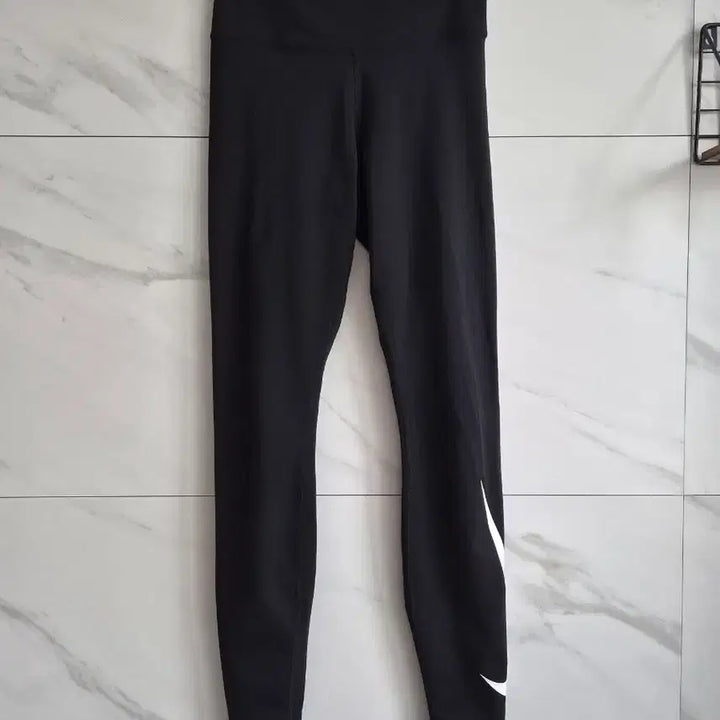 [BUNJANG] Nike Dri-FIT Big Swoosh Leggings XS Black / 나이키 드라이핏 빅스우시 레깅스 XS 블랙