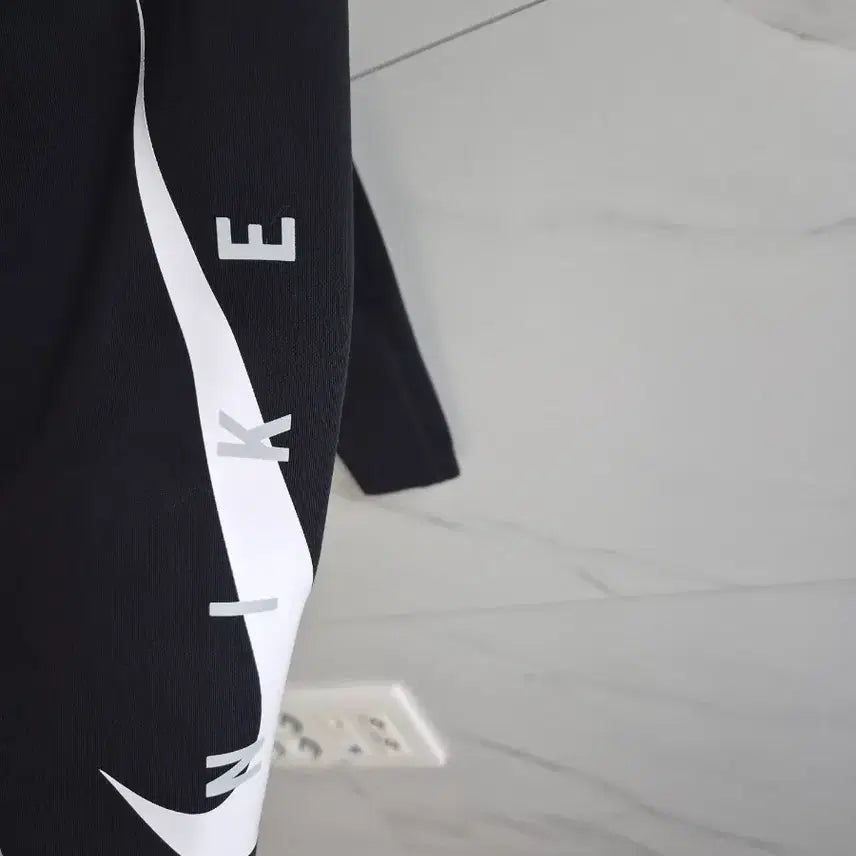 [BUNJANG] Nike Dri-FIT Big Swoosh Leggings XS Black / 나이키 드라이핏 빅스우시 레깅스 XS 블랙