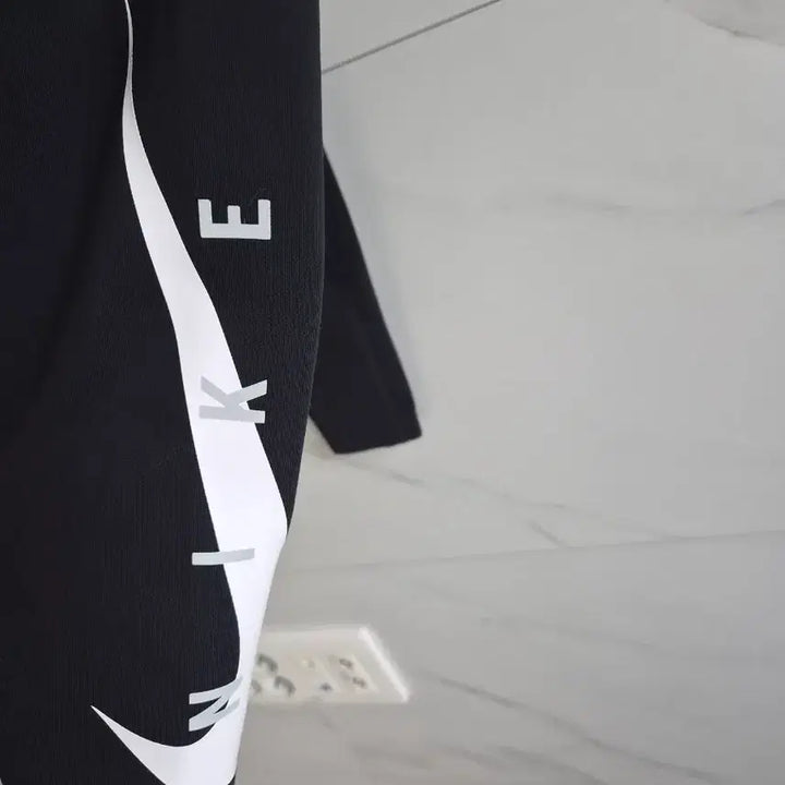 [BUNJANG] Nike Dri-FIT Big Swoosh Leggings XS Black / 나이키 드라이핏 빅스우시 레깅스 XS 블랙