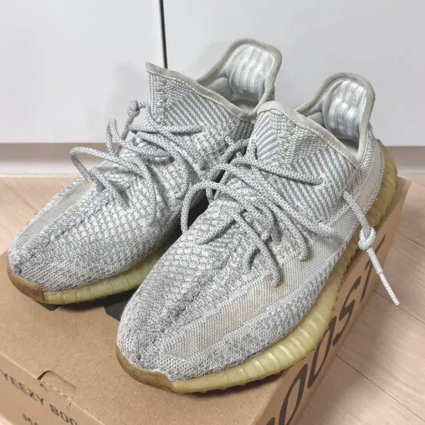 [BUNJANG] Adidas Yeezy Boost 350 V2 Yesaya Sneakers / 아디다스 이지부스트 350 V2 예사야 275