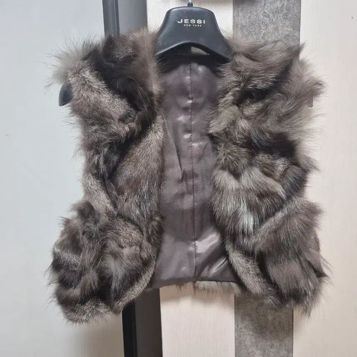 [BUNJANG] Real Fur Bolero Vest - Short Length / 볼레로형 리얼 퍼 베스트 / 숏기장 모피 조끼 55