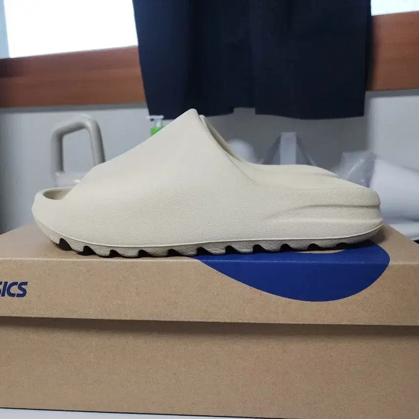 [BUNJANG] Adidas Yeezy Slide Bone US 9 (275mm) / 아디다스 이지 슬라이드 본(bone) 275 팝니다