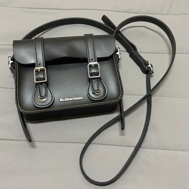 [BUNJANG] Dr. Martens 7-Inch Leather Satchel Bag Black / 닥터마틴 7인치 레더 사첼백 블랙