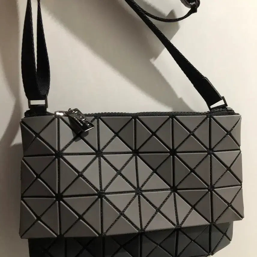 [BUNJANG] Bao Bao Crossbody Bag / 바오바오크로스백
