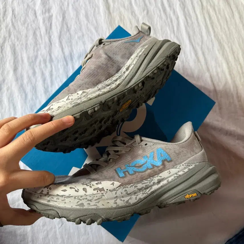 [BUNJANG] Hoka Speedgoat Grey/Blue Running Shoes (245) / 호카 스피드고트 그레이/블루 245