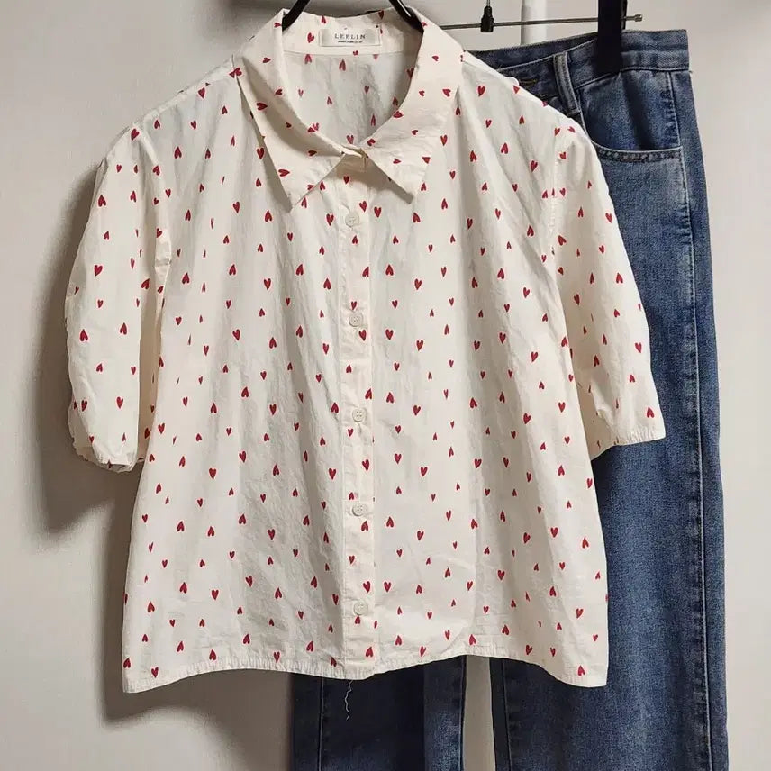 [BUNJANG] Ririn Heart Pattern Short Sleeve Blouse / 리린 하트 패턴 반팔 남방 블라우스
