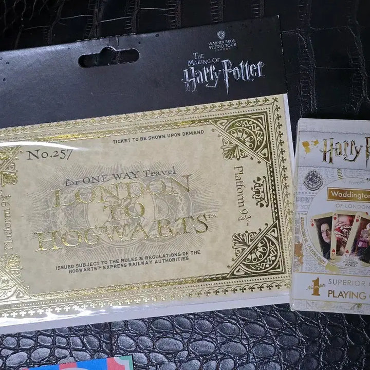 [BUNJANG] Harry Potter Trump Cards &amp; Hogwarts Express Ticket Set / 해리포터 트럼프 카드 + 호그와트행 기차 티켓