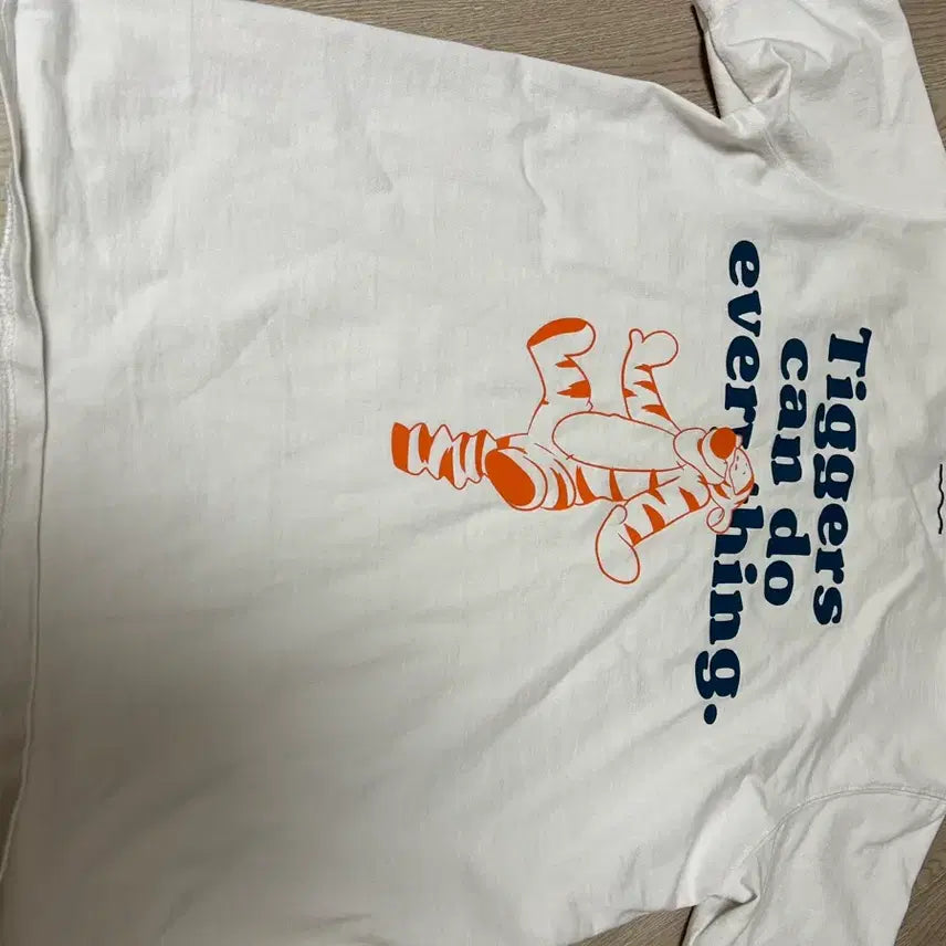 [BUNJANG] Disney Genuine Winnie the Pooh Tigger Short Sleeve T-Shirt (M) / 디즈니 정품 푸 티거 반팔티 M