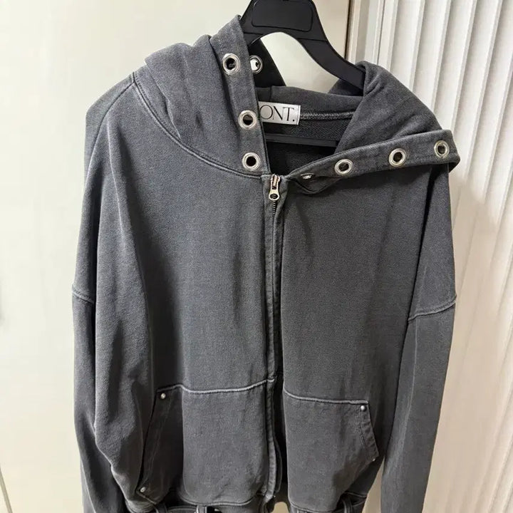 [BUNJANG] Voont Eyelet Belt Hood Zip-Up Charcoal / 분트 아일렛 벨트 후드집업