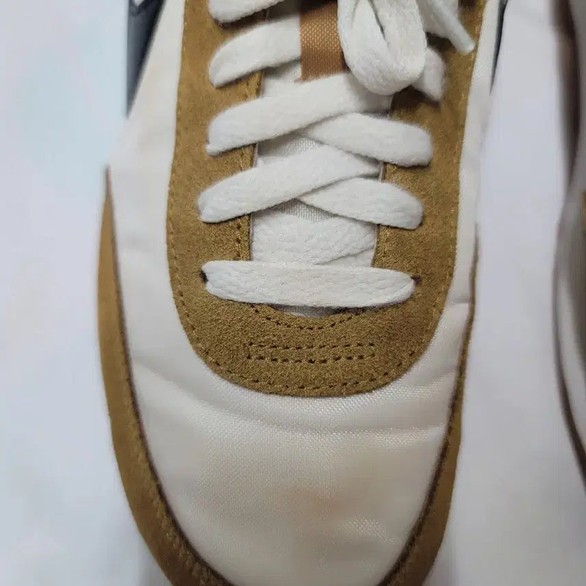 [BUNJANG] Nike Daybreak Sneakers / 나이키 데이브레이크 스니커즈 260