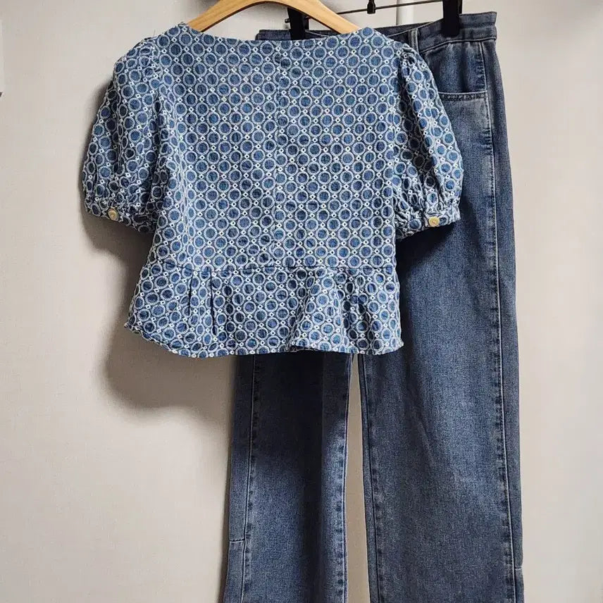 [BUNJANG] 8seconds Punching Short Sleeve Blouse / 에잇세컨즈 펀칭  반팔 블라우스