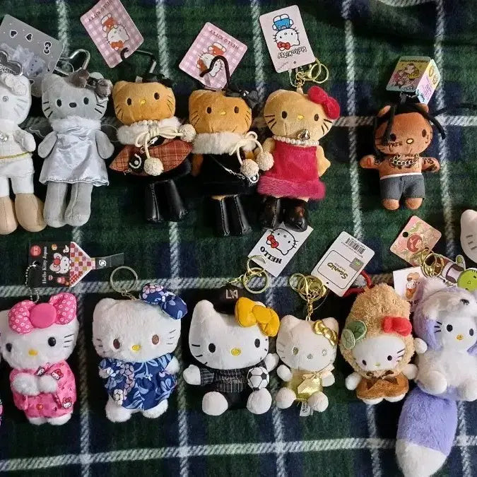 [BUNJANG] Hello Kitty Doll Keyring Set (15 Types) / 새상품) 헬로키티 인형 키링 15종 모음