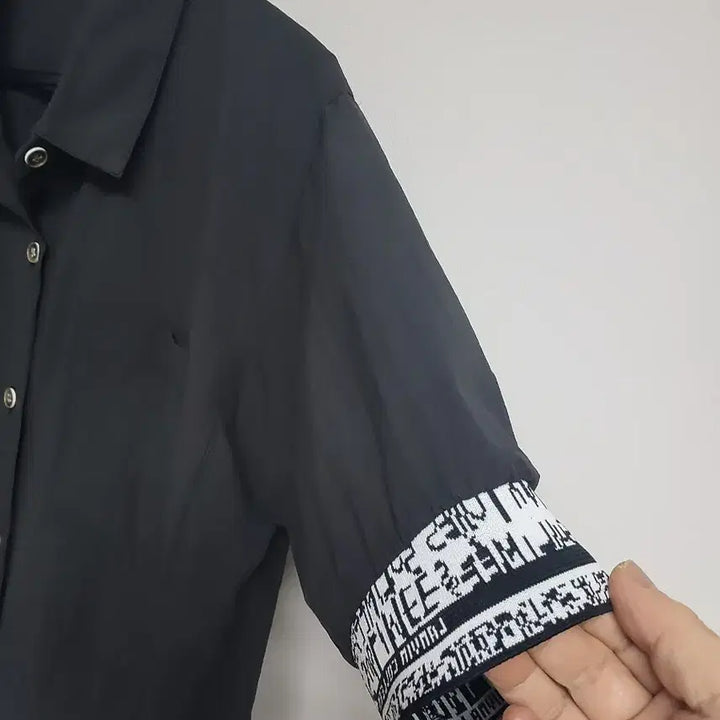 [BUNJANG] Black Crinkled Shirt - Women&