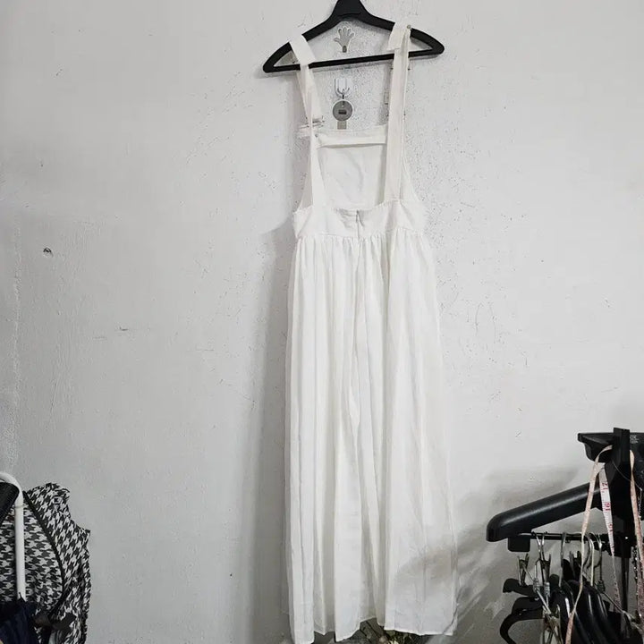 [BUNJANG] White Long Strap Dress / 화이트 롱 멜빵 원피스