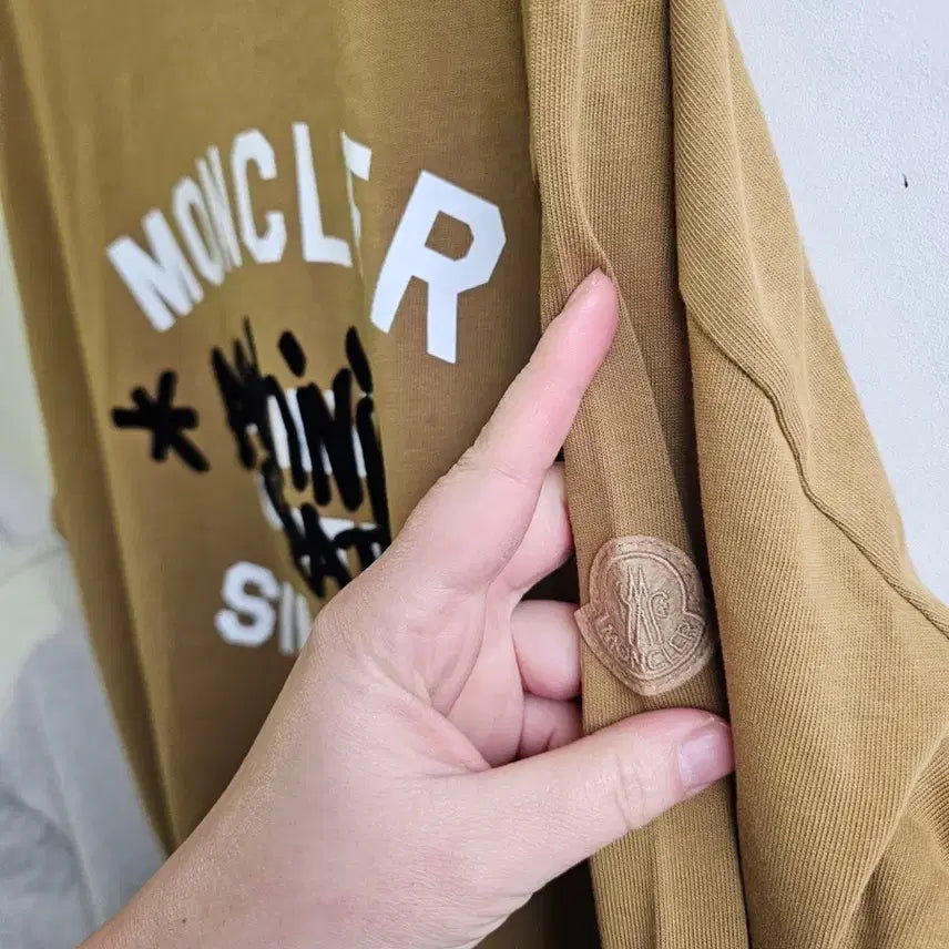 [BUNJANG] Moncler Velvet Lettering Long Sleeve T-Shirt / [몽클레어] 벨벳 레터링 포인트 남성 롱슬리브