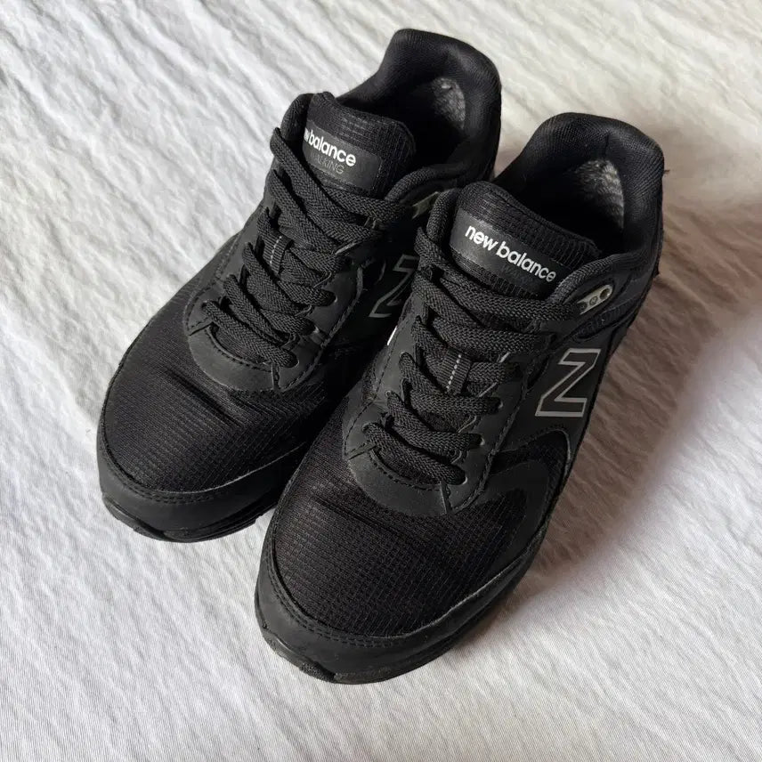 [BUNJANG] New Balance 880 Gore-Tex Walking Shoes / 뉴발란스 880 고어텍스 트래킹화