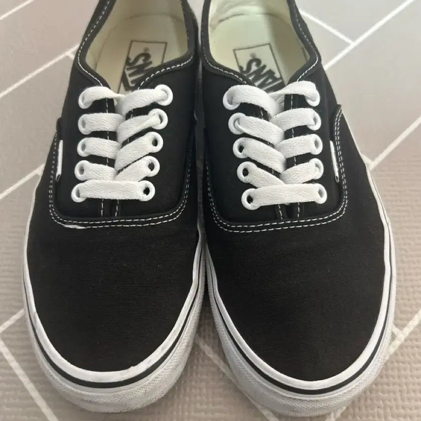 [BUNJANG] Vans Core Classic Authentic Black Sneakers / 반스 코어 클래식 어센틱 블랙