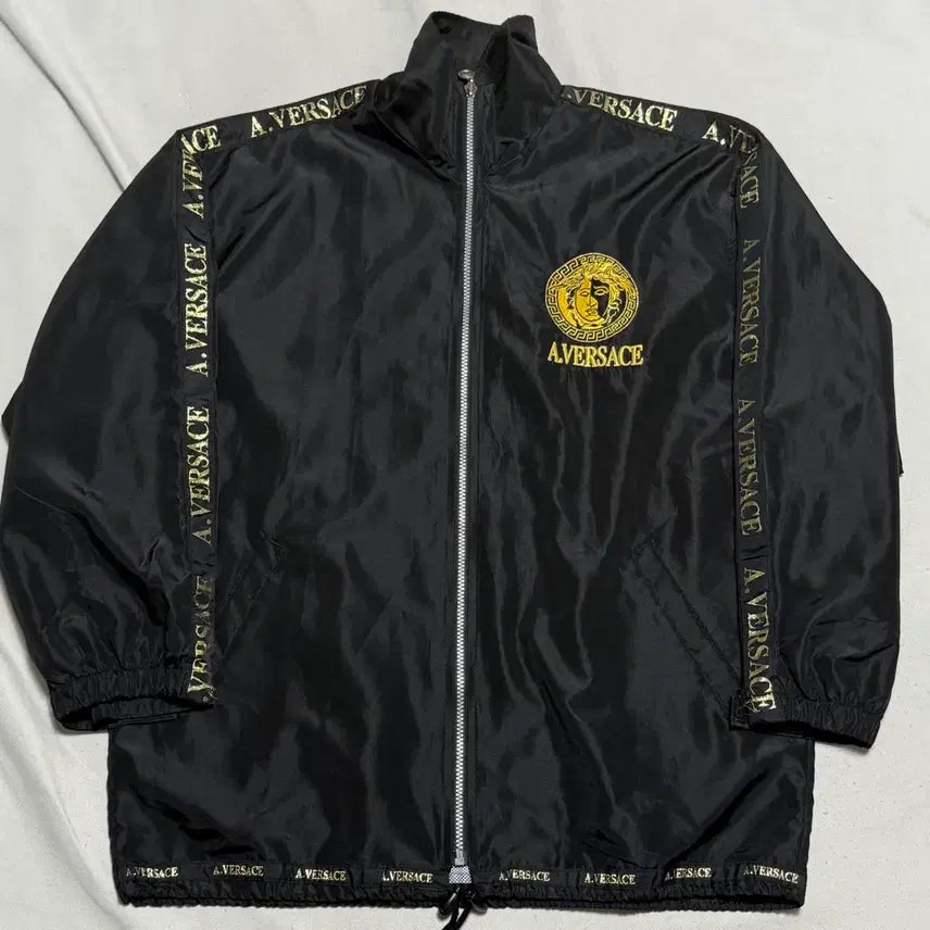 [BUNJANG] Versace Windbreaker Jacket - Size Medium / 베르사체 바람막이 M