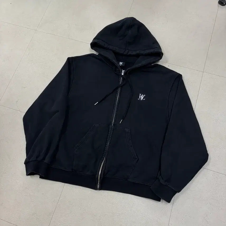 [BUNJANG] Wooalong Small Logo Black Hoodie Zip-Up / 우알롱 스몰로고 블랙 후드집업