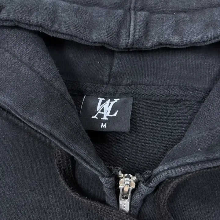 [BUNJANG] Wooalong Small Logo Black Hoodie Zip-Up / 우알롱 스몰로고 블랙 후드집업
