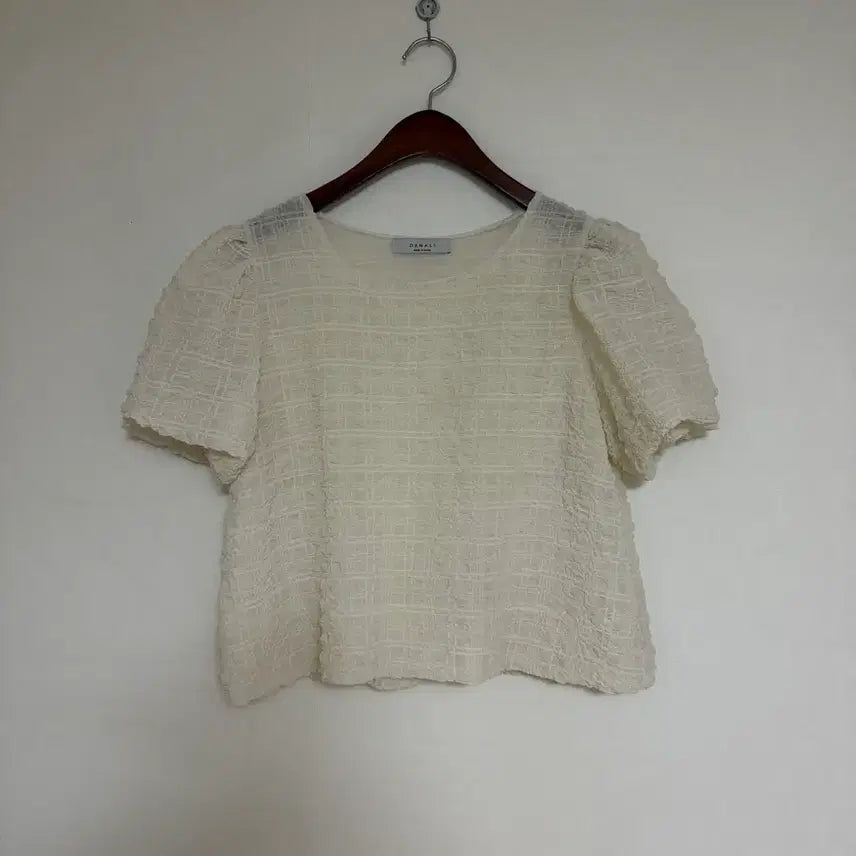[BUNJANG] DENALI Ivory Puff Blouse / DENALI 아이보리 퍼프 블라우스