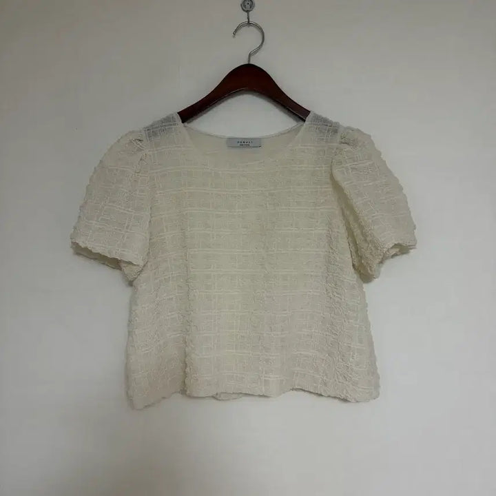 [BUNJANG] DENALI Ivory Puff Blouse / DENALI 아이보리 퍼프 블라우스