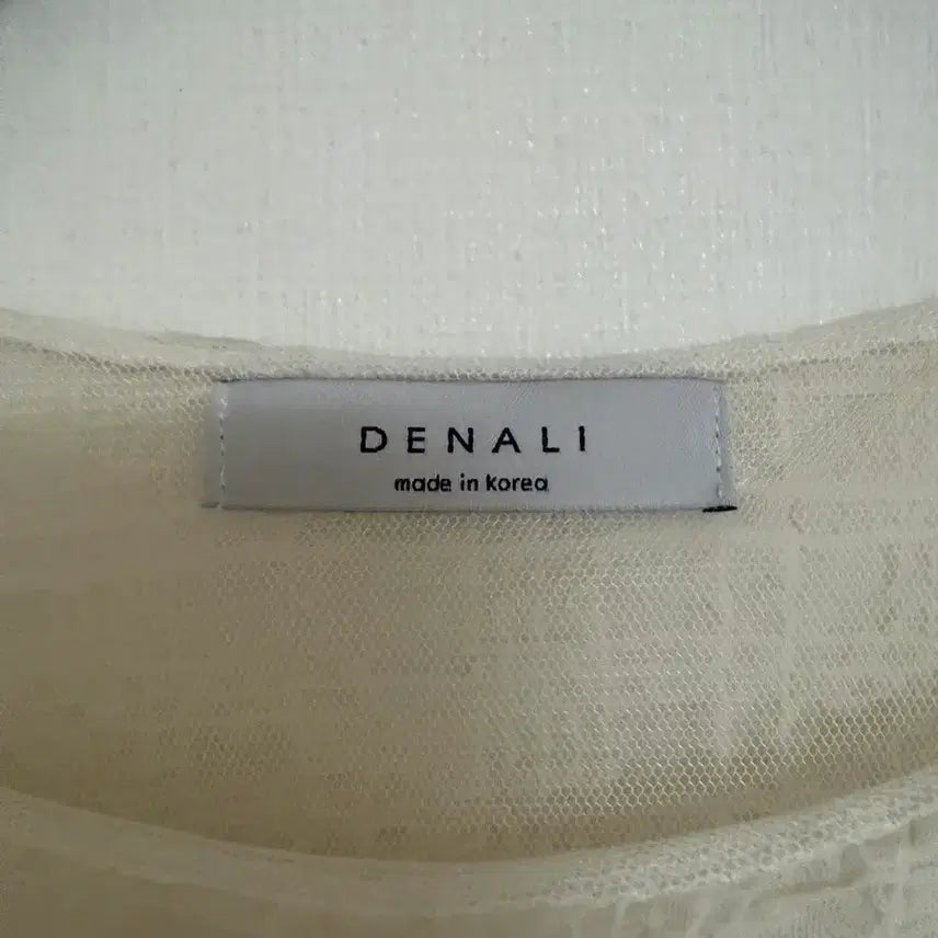 [BUNJANG] DENALI Ivory Puff Blouse / DENALI 아이보리 퍼프 블라우스