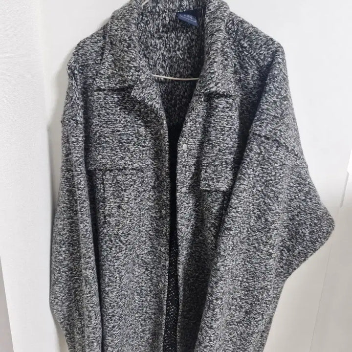 [BUNJANG] Romantic Crown Herringbone Oversized Shirt Jacket / 로맨틱 크라운 헤링본 오버핏 셔츠 자켓