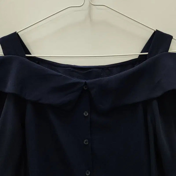 [BUNJANG] Vintage Navy Off-Shoulder Blouse (M) / 빈티지 오프숄더 네이비 블라우스 M
