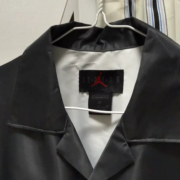 [BUNJANG] Jordan Engineered Satin Short Sleeve Top (Black) - Size S / 조던 엔지니어드 / 반팔 셔츠 S