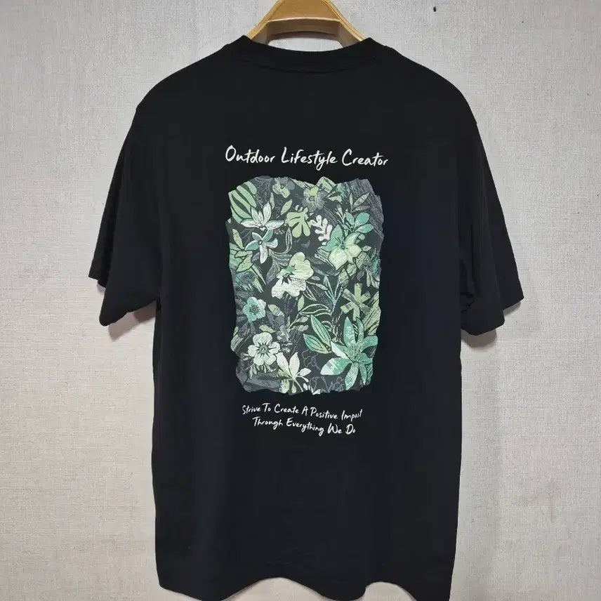 [BUNJANG] Snow Peak Black Flower Print T-Shirt Size 100 / 스노우피크 100