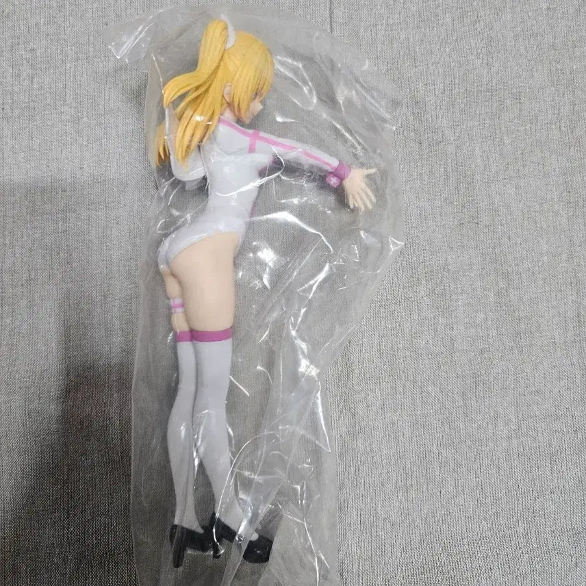 [BUNJANG] Ririell Figure from 2.5D Temptation / 2.5차원의 유혹 리리엘 피규어 새상품