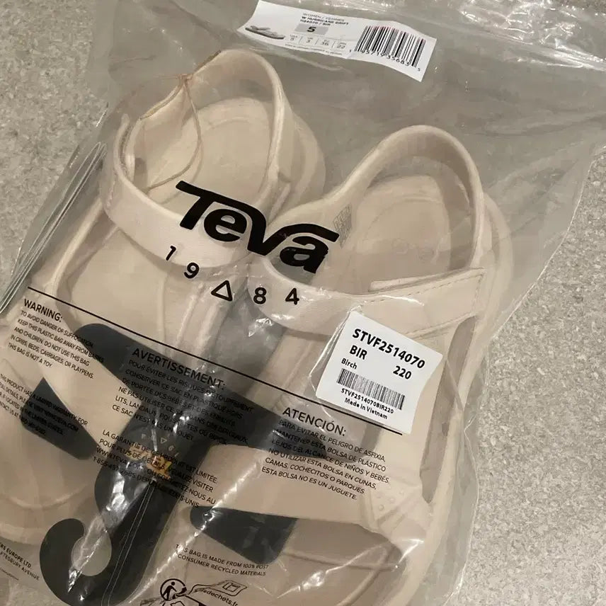 [BUNJANG] Teva Hurricane Drift 220 Sandals (Fits 225-230mm) / (테바/거의새상품) 허리케인 드리프트 220 (발사이즈225-230가능)
