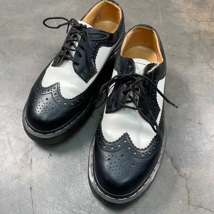 [BUNJANG] Dr. Martens Wingtip Loafers / 닥터마틴 윙팁 로퍼