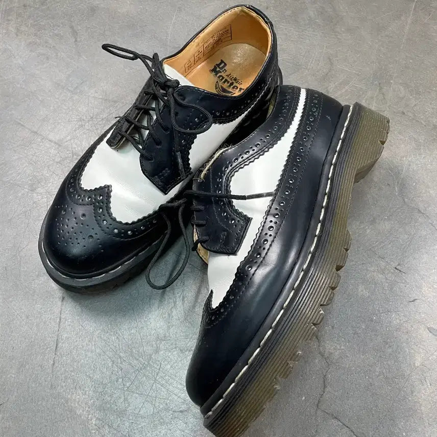[BUNJANG] Dr. Martens Wingtip Loafers / 닥터마틴 윙팁 로퍼