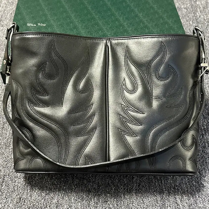 [BUNJANG] TOGA TOO Western Leather Half Size Shoulder Bag / 토가 투 ( TOGA TOO) 웨스턴 레더 숄더백 하프사이즈