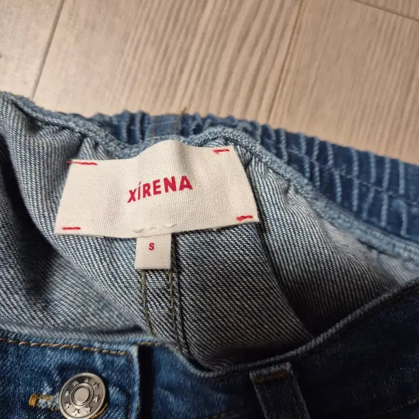 [BUNJANG] Xirena Blue Denim Skirt (Size S) / xirena 시레나 청스커트 (S) (실제착용5회미만)(톰그레이하운드구매