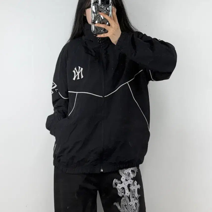 [BUNJANG] MLB NY Applique Logo Windbreaker Jacket M / 엠엘비 NY 아플리케 로고 바람막이 자켓 E102