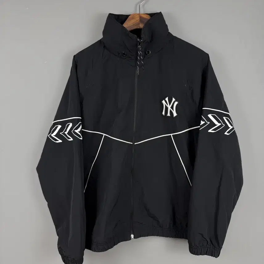 [BUNJANG] MLB NY Applique Logo Windbreaker Jacket M / 엠엘비 NY 아플리케 로고 바람막이 자켓 E102