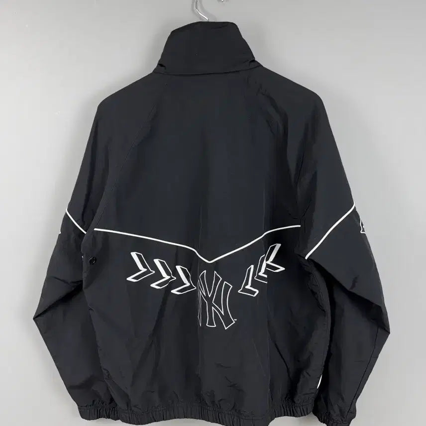 [BUNJANG] MLB NY Applique Logo Windbreaker Jacket M / 엠엘비 NY 아플리케 로고 바람막이 자켓 E102