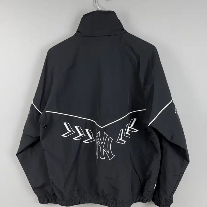 [BUNJANG] MLB NY Applique Logo Windbreaker Jacket M / 엠엘비 NY 아플리케 로고 바람막이 자켓 E102
