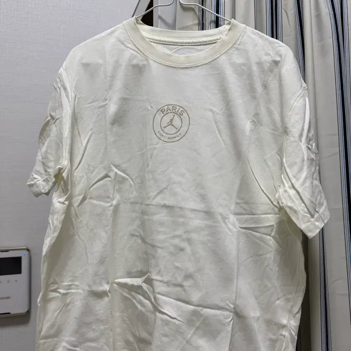 [BUNJANG] Jordan x Paris Saint-Germain (PSG) Collaboration Logo T-Shirt XL / 조던 x 파리 생제르맹(PSG) 콜라보레이션 로고 티셔츠 XL