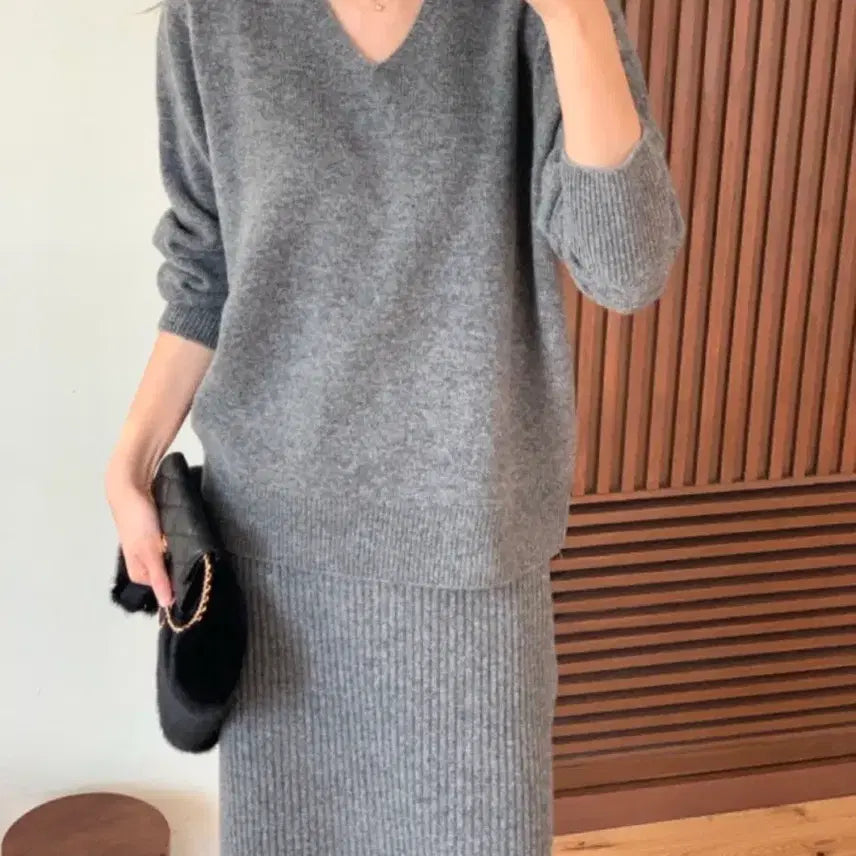 [BUNJANG] Seamless Whole Garment V-Neck Knit Charcoal / 홀가먼트브이니트 차콜