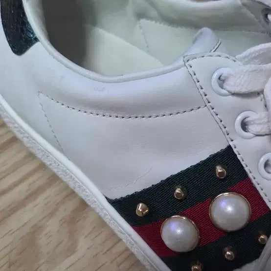 [BUNJANG] Gucci Ace Embellished Studded Sneakers / GUCCI 구찌  스니커즈  진주 장식 스터드 에이스 운동화 여성 240