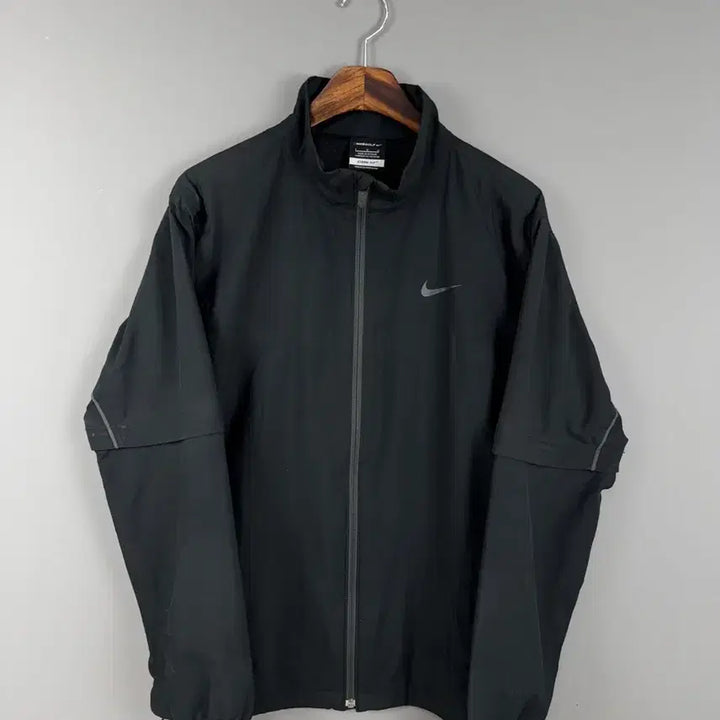 [BUNJANG] Nike Golf Storm-FIT Zip-Up Windbreaker Black / 나이키 골프 스톰핏 바람막이 집업 블랙 E103