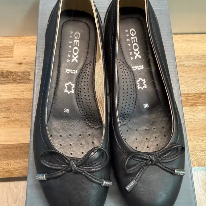 [BUNJANG] GEOX Black Leather Flat Shoes / 제옥스(GEOX) 블랙 가죽 플랫 슈즈 36(230)
