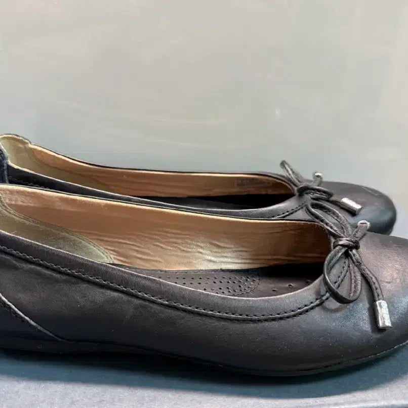 [BUNJANG] GEOX Black Leather Flat Shoes / 제옥스(GEOX) 블랙 가죽 플랫 슈즈 36(230)