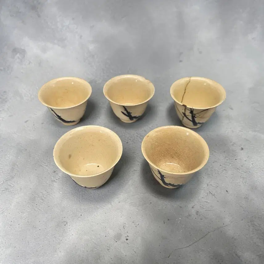 [BUNJANG] Seto Mushiake-Yaki Celadon Porcelain Plum Blossom Tea Cups (5-Piece Set) / 골동품 다구 세토 무시아케야끼 청화백태 매화문 문향배 5인