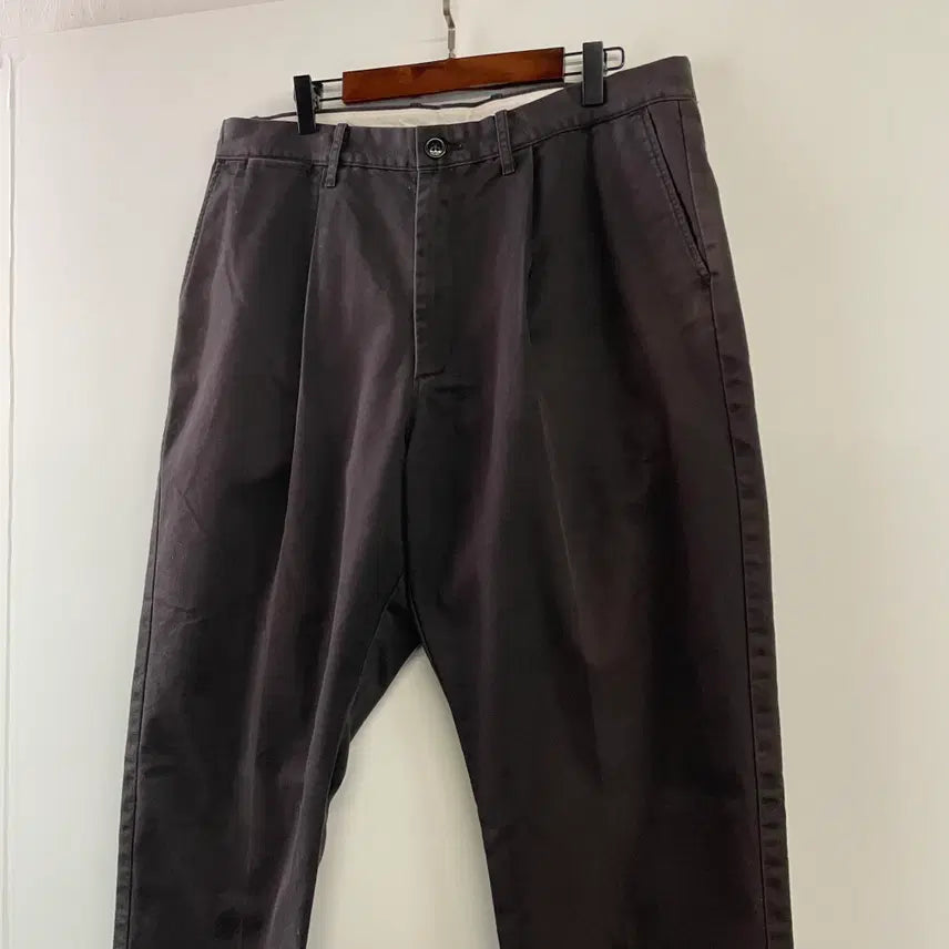 [BUNJANG] Neighborhood Two-Tuck Cotton Chino Pants / 네이버후드 투턱 코튼 치노팬츠