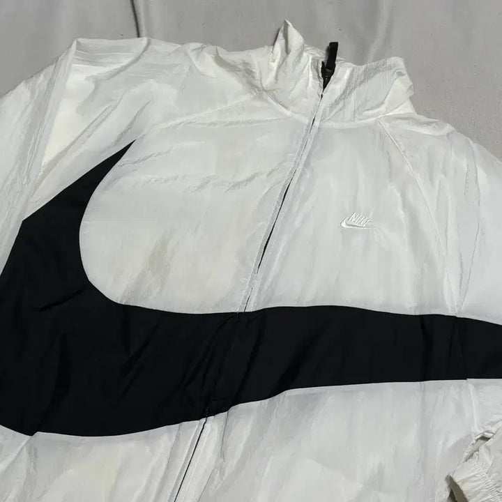 [BUNJANG] Nike Black Big Swoosh White Windbreaker Jacket XXL / 나이키 블랙 빅스우시 화이트 바람막이 XXL